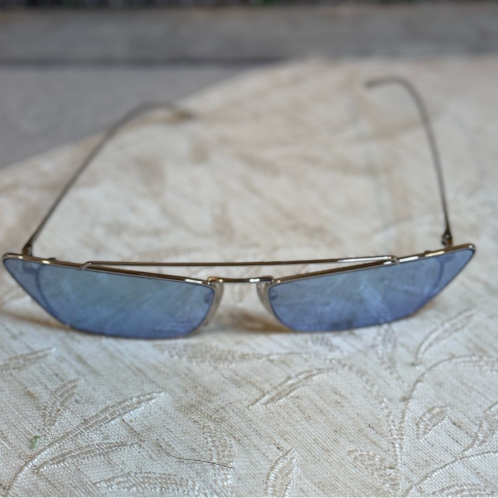 Vtg. Prada Y2K Narrow Blue Cat-Eye Sunglasses‎ Silver Frame Authenticated SPR64U - Picture 2 of 14